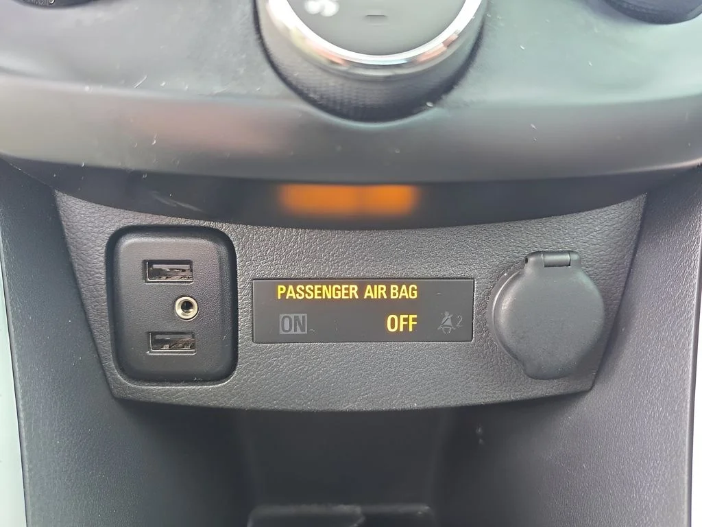 Used 2019 Black Chevrolet 1LT image 18