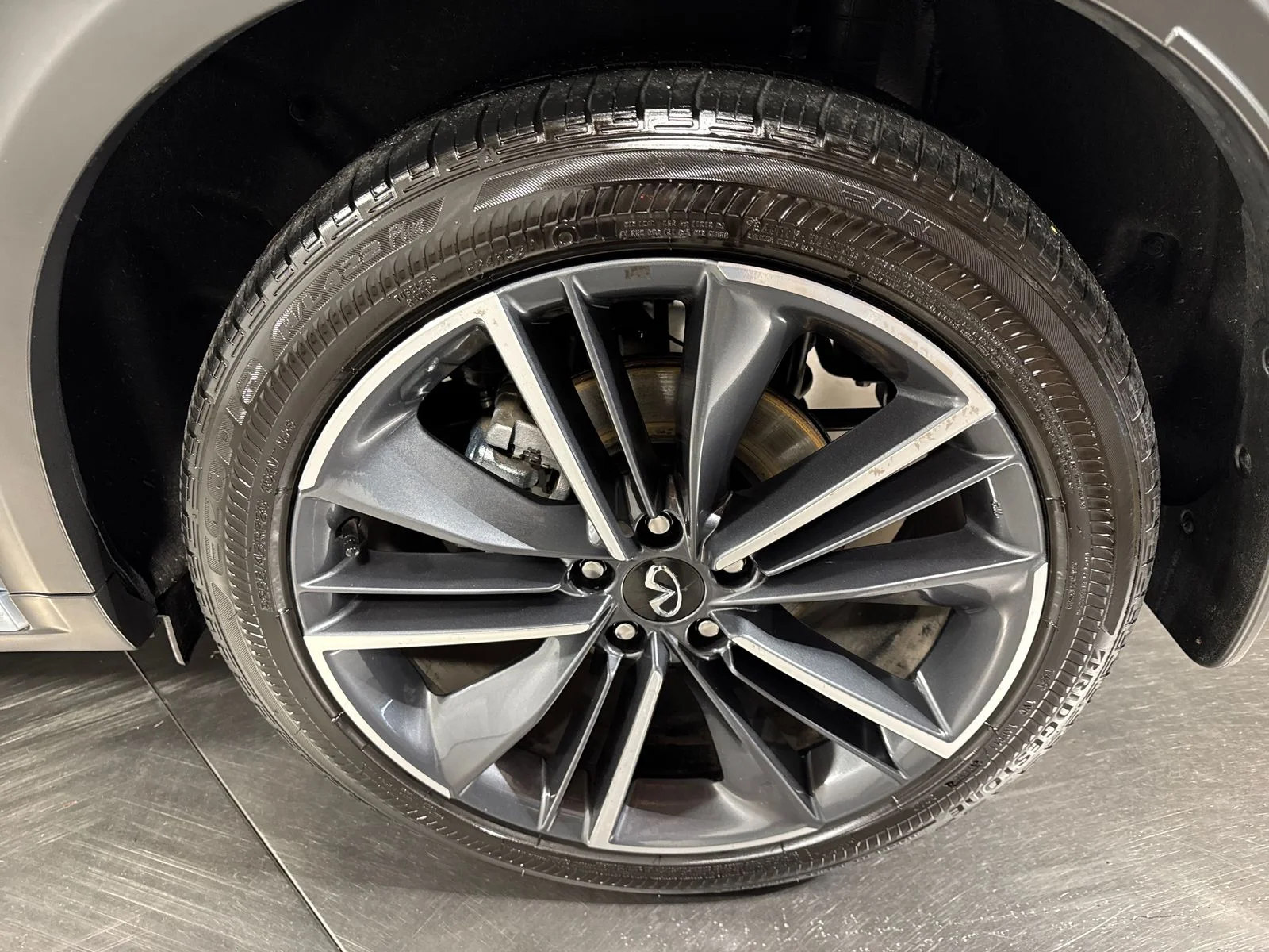 Certified Used 2025 Slate Gray INFINITI LUXE image 12