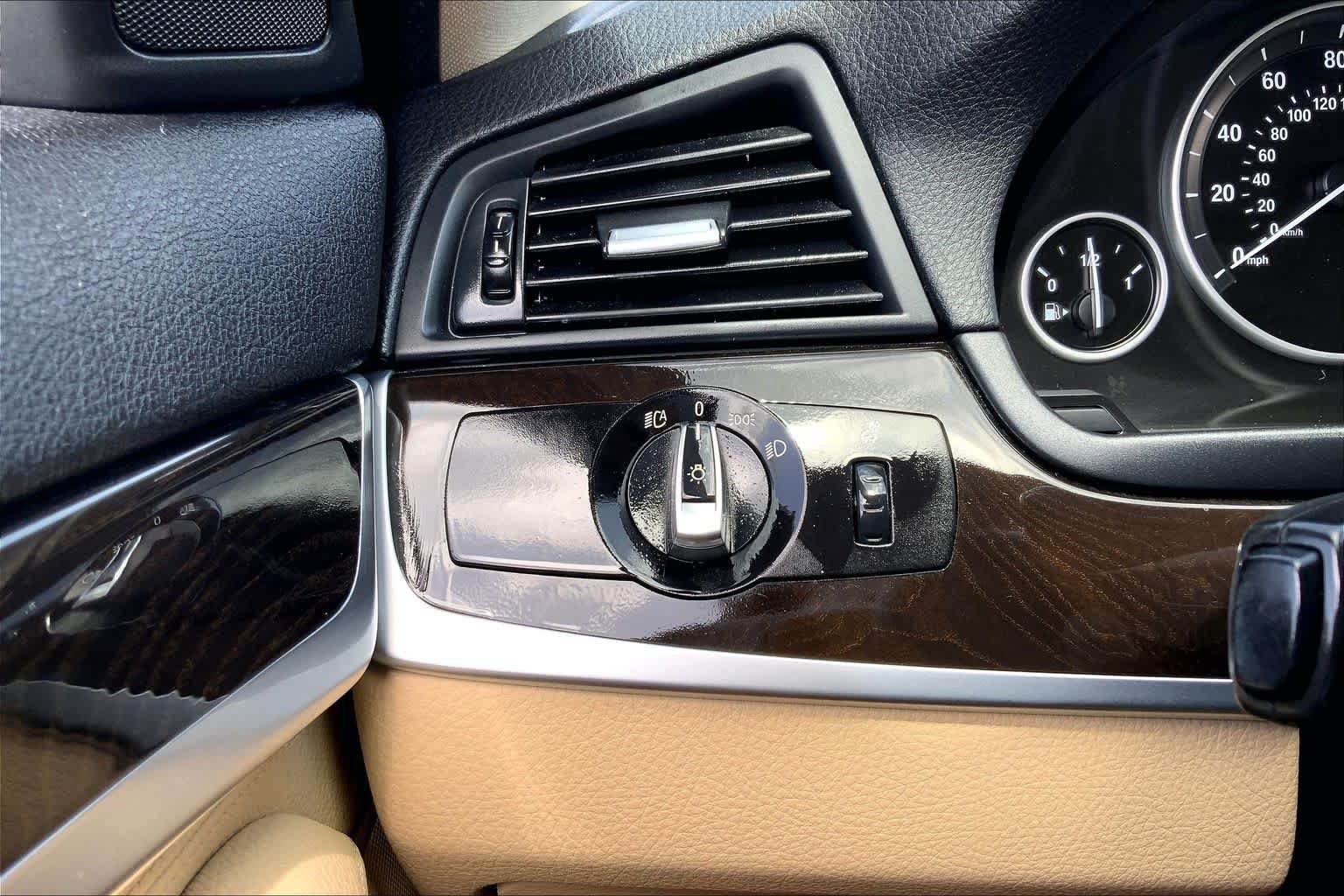 Used 2014 Mineral White Metallic BMW 535i xDrive image 36