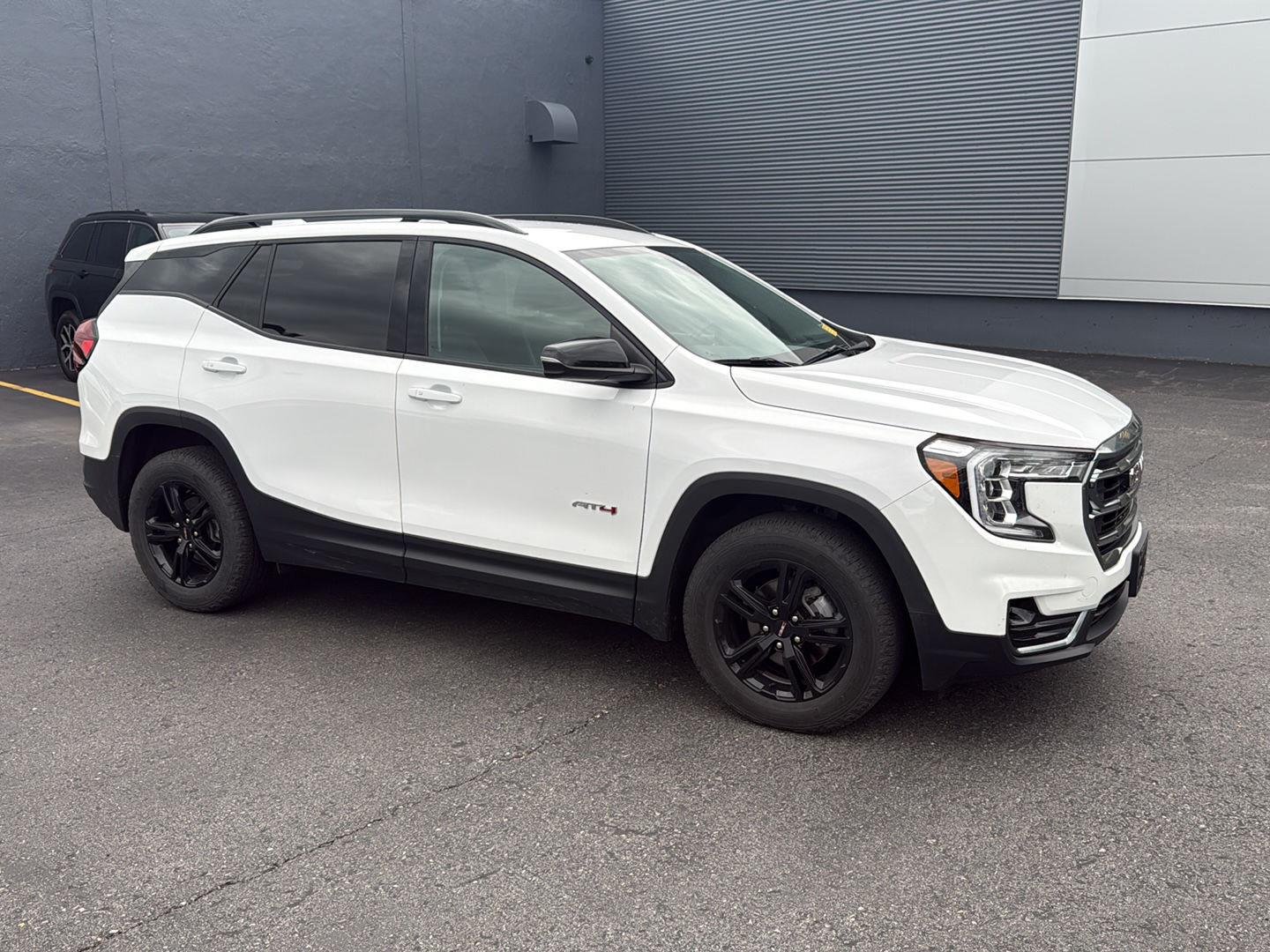 Used 2024 Summit White GMC AT4 image 8