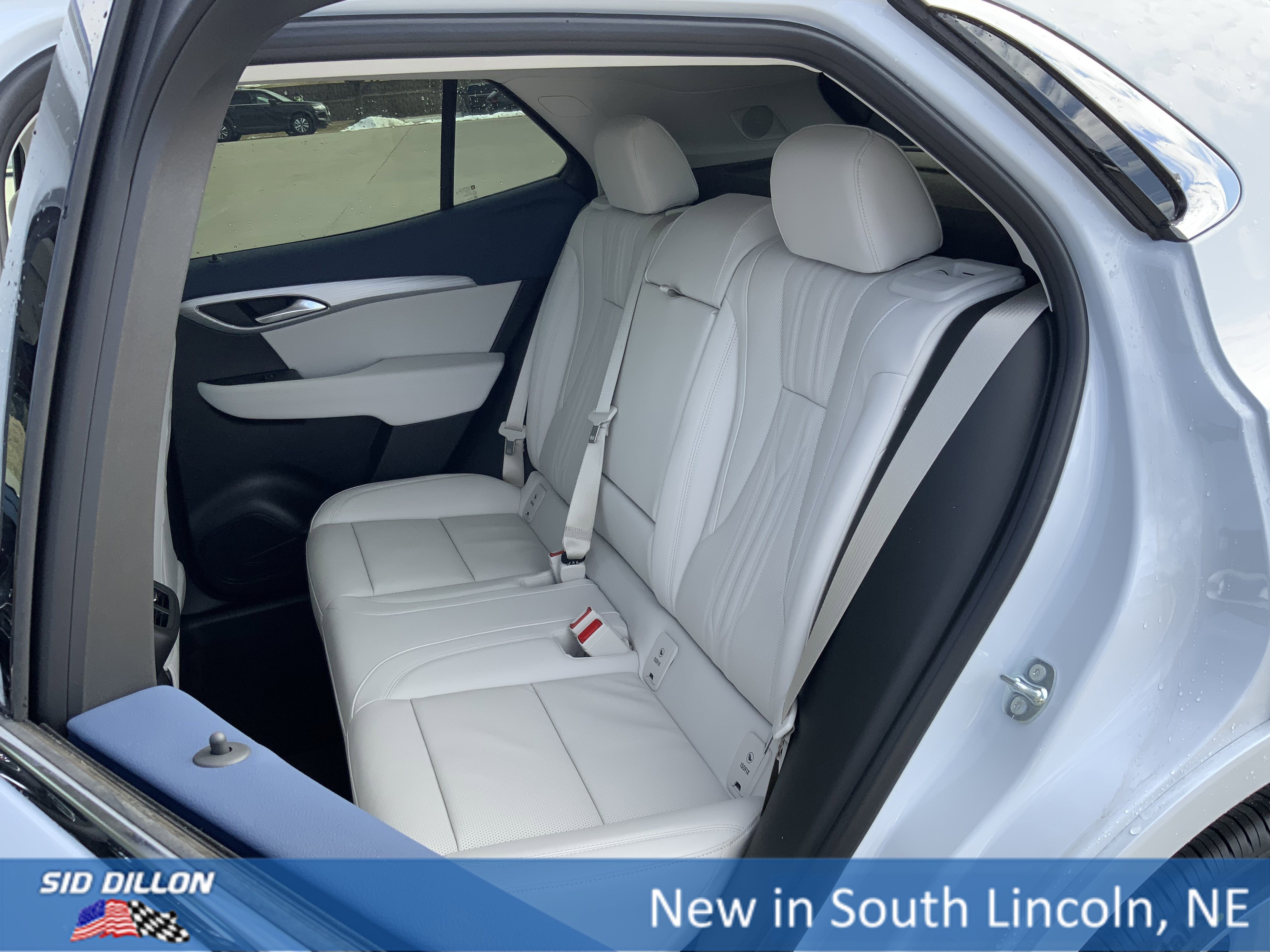 New 2026 Iridescent White Tricoat Buick Avenir image 10