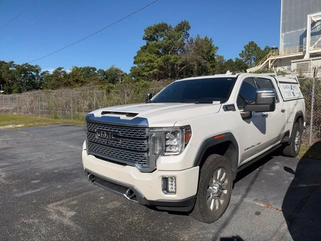 Used 2022 White GMC Denali image 1