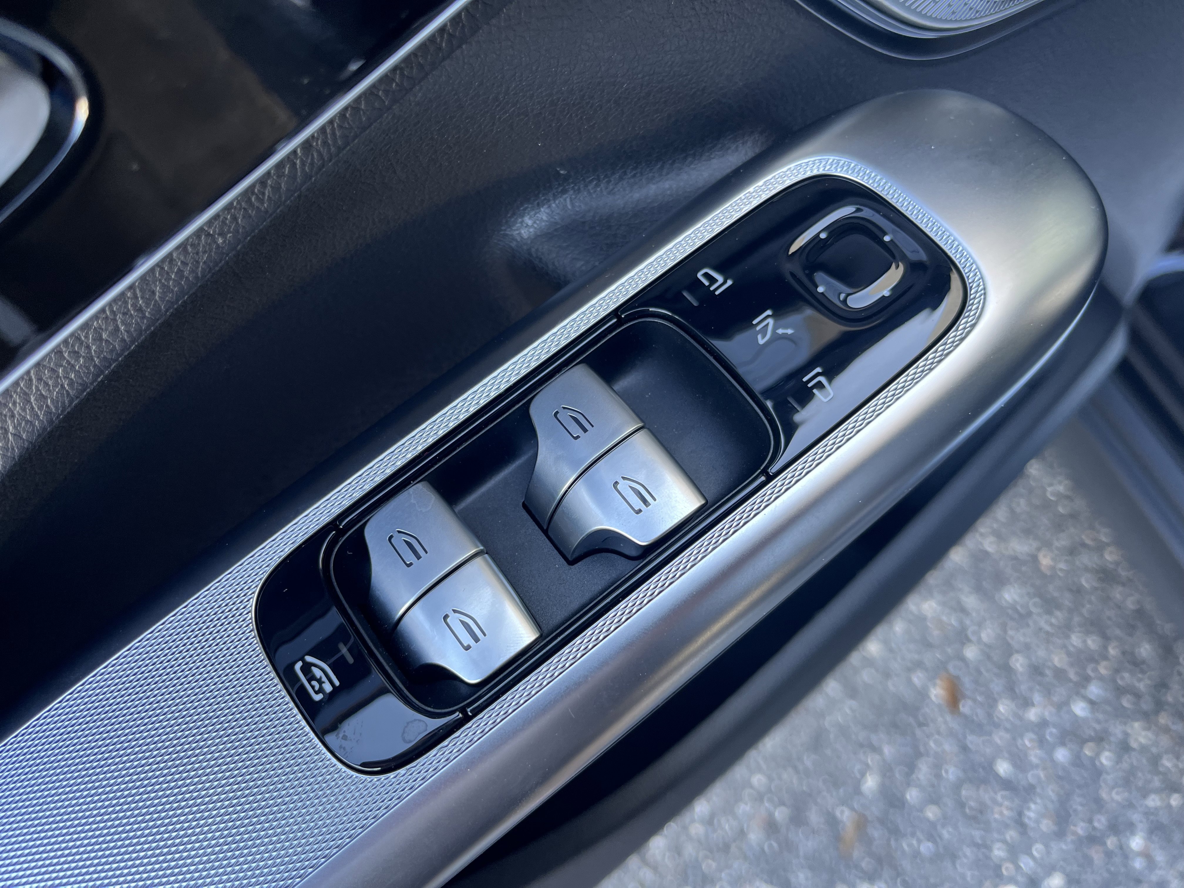 New 2026 OBSIDIAN BLACK Mercedes-Benz EQE 320 image 15