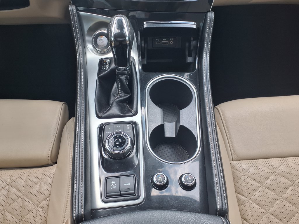 Used 2021 White Nissan Platinum image 28
