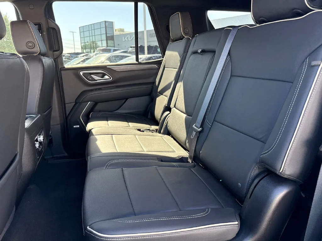 Used 2024 Summit White GMC SLT image 30