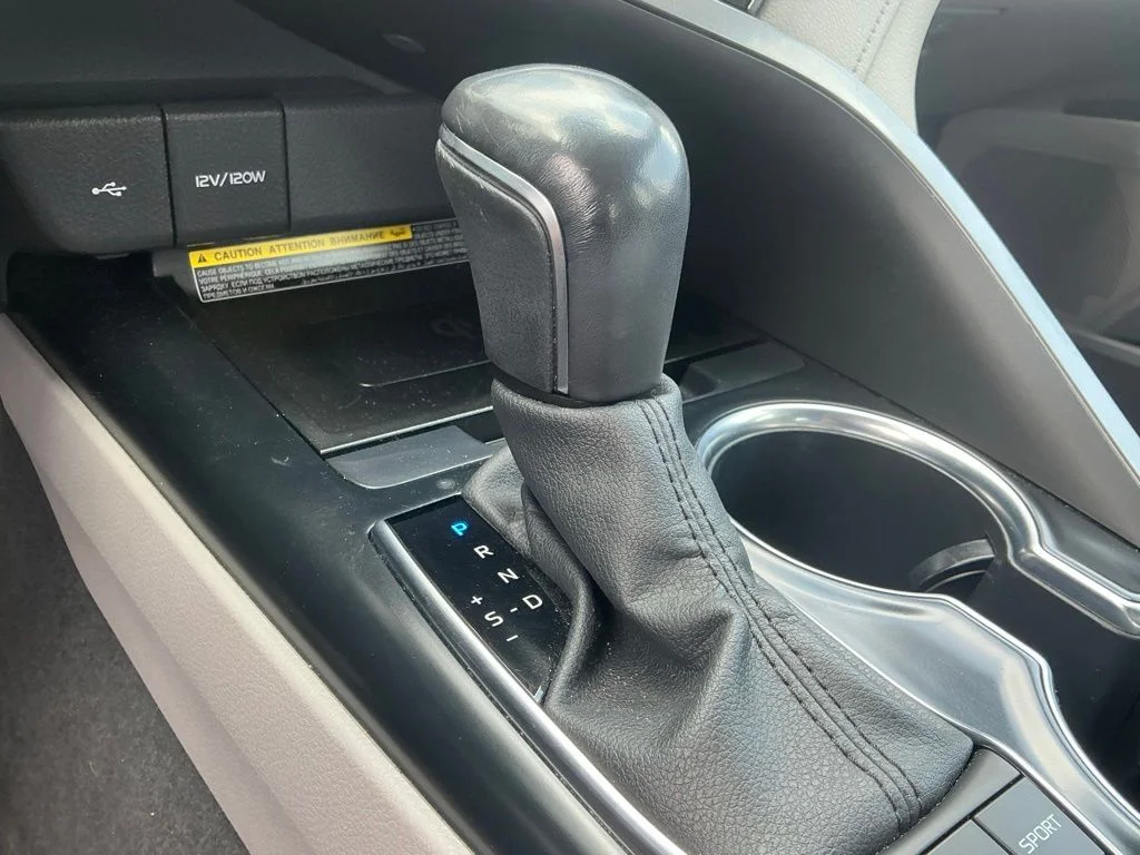 Used 2020 Beige Toyota XLE image 37