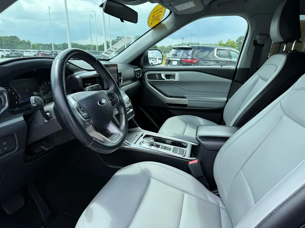 Used 2021 Silver Ford XLT image 4