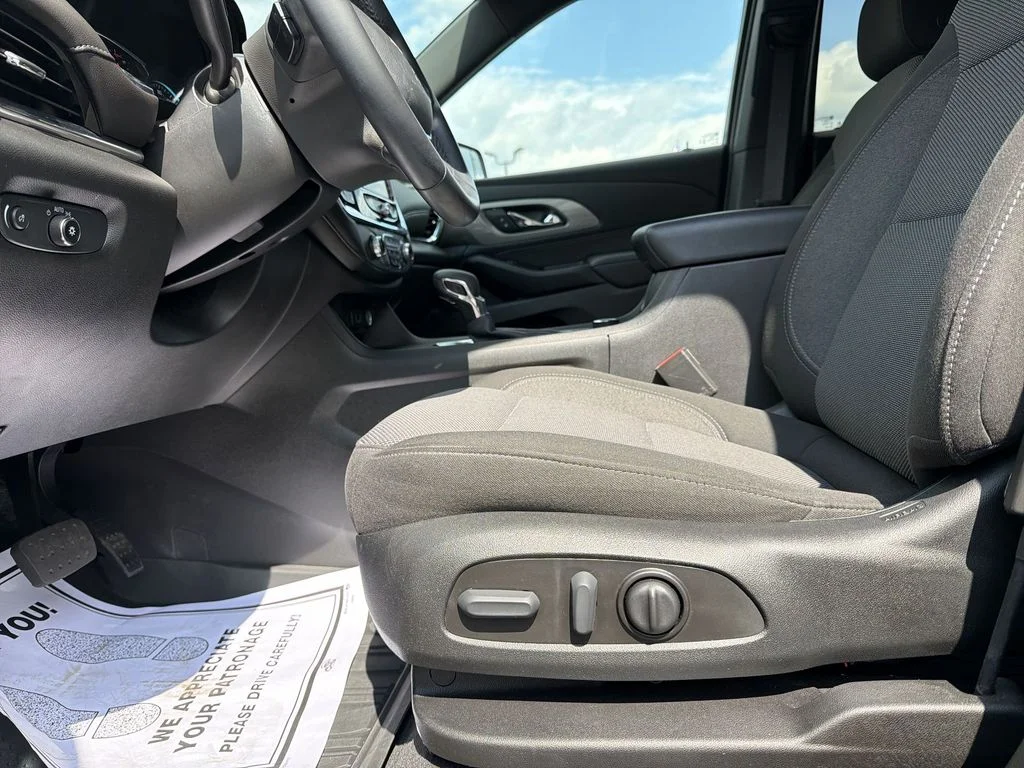 Used 2023 Gray Chevrolet LT image 18
