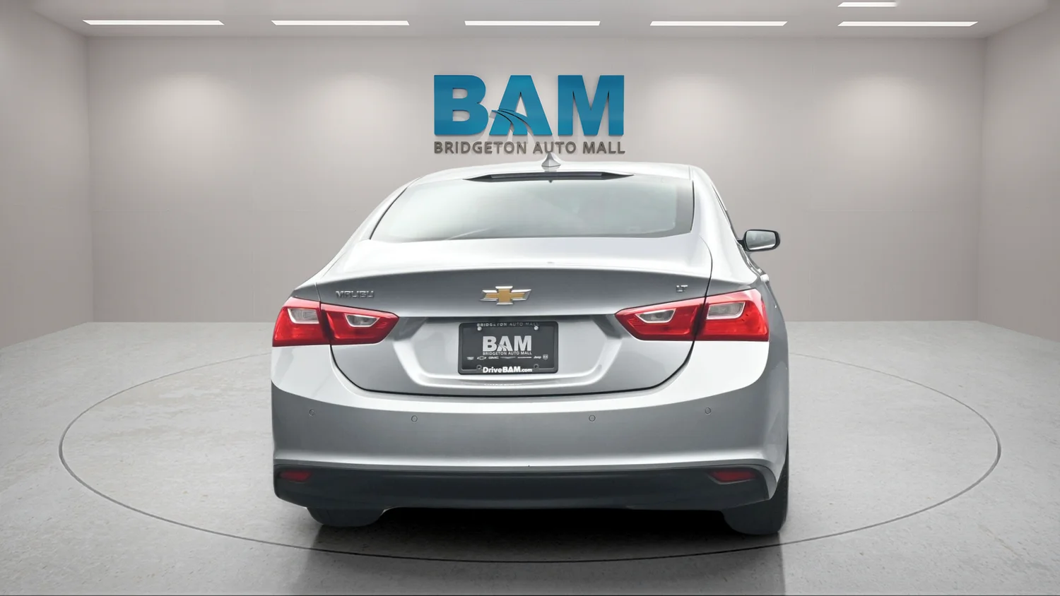Used 2025 Gray Chevrolet LT image 5