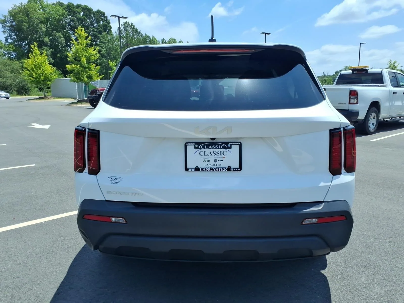Used 2023 Glacial White Pearl Kia LX image 15