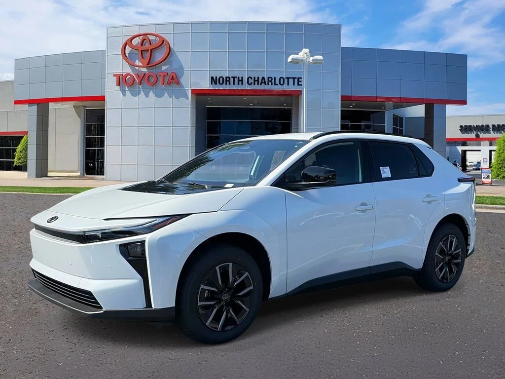 New 2026 Wind Chill Pearl Toyota XLE image 4