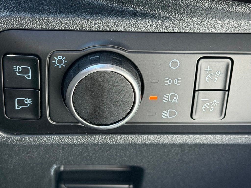 Used 2024 White Ford Wildtrak image 13