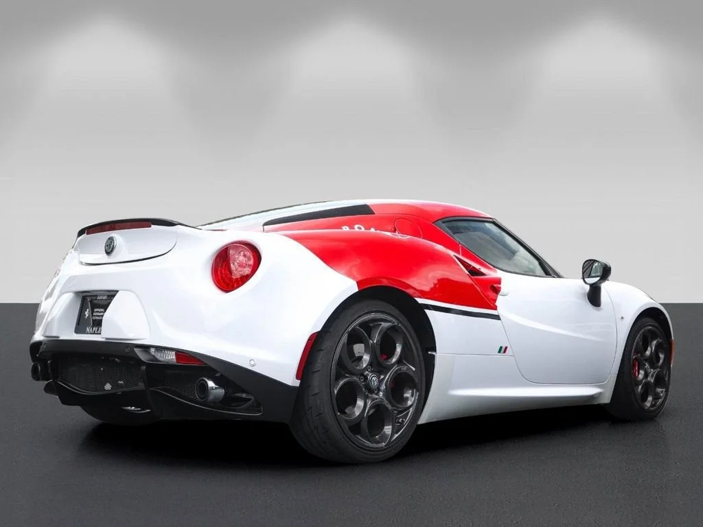 Used 2017 White Alfa Romeo Base image 3
