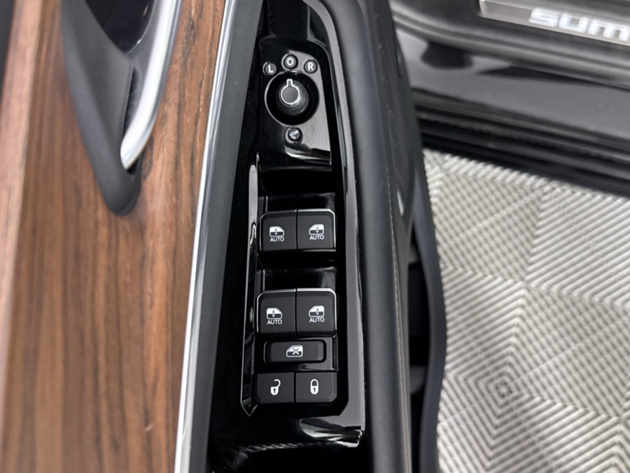Used 2023 Diamond Black Jeep Summit image 26