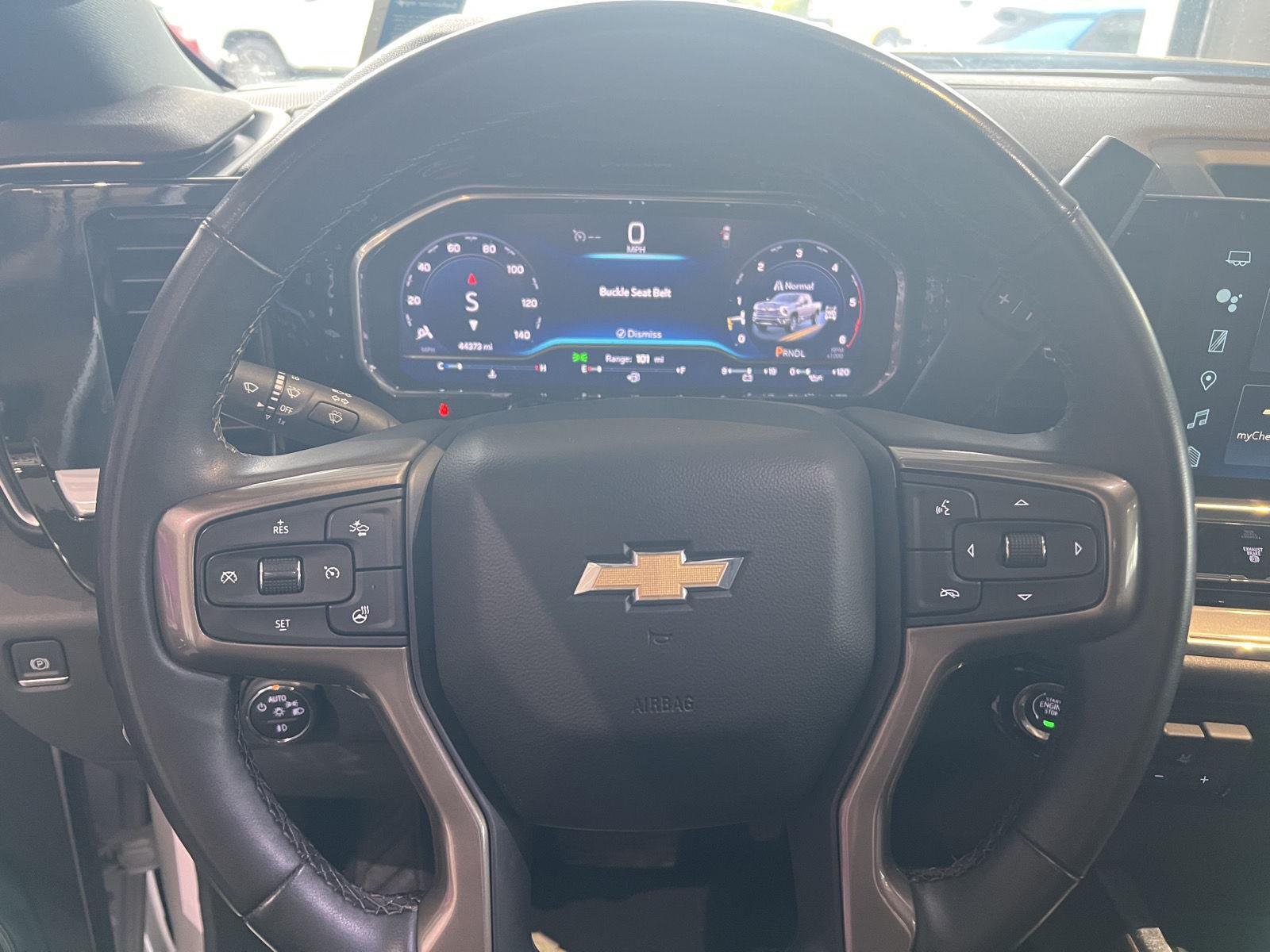 Used 2024 Iridescent Pearl Tricoat Chevrolet High Country image 17