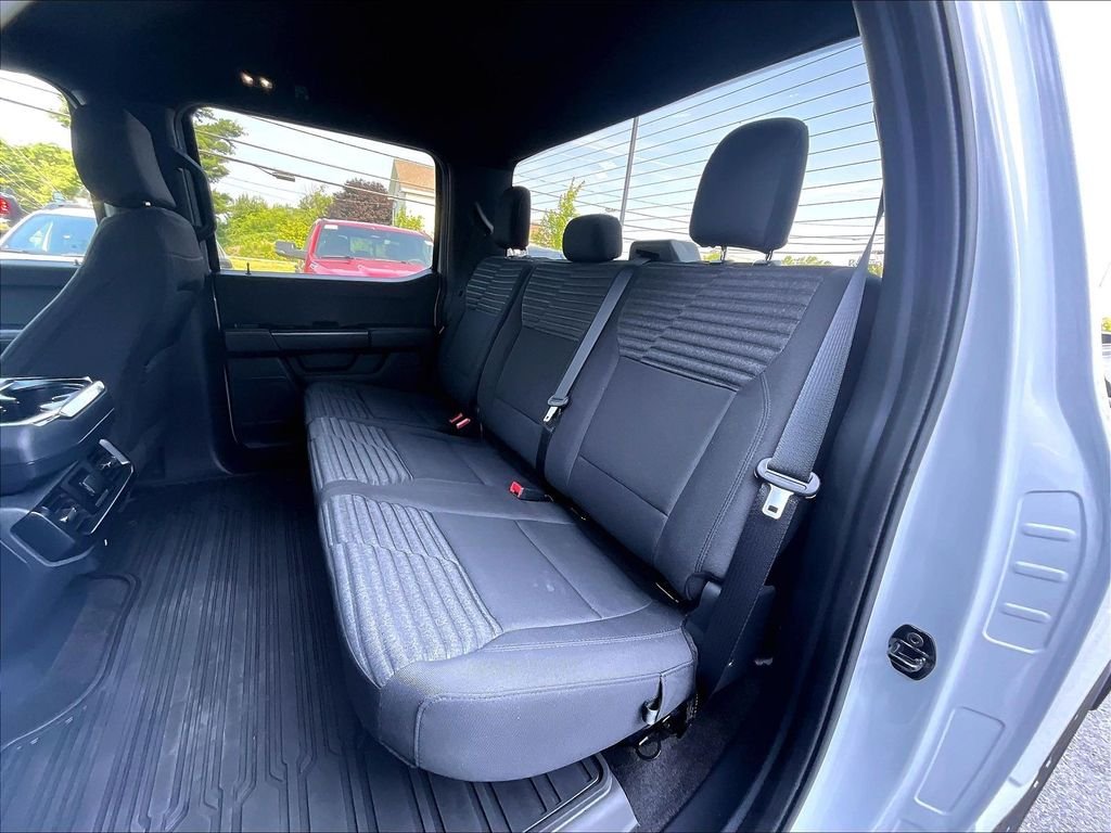 Used 2022 White Metallic Ford XL image 15