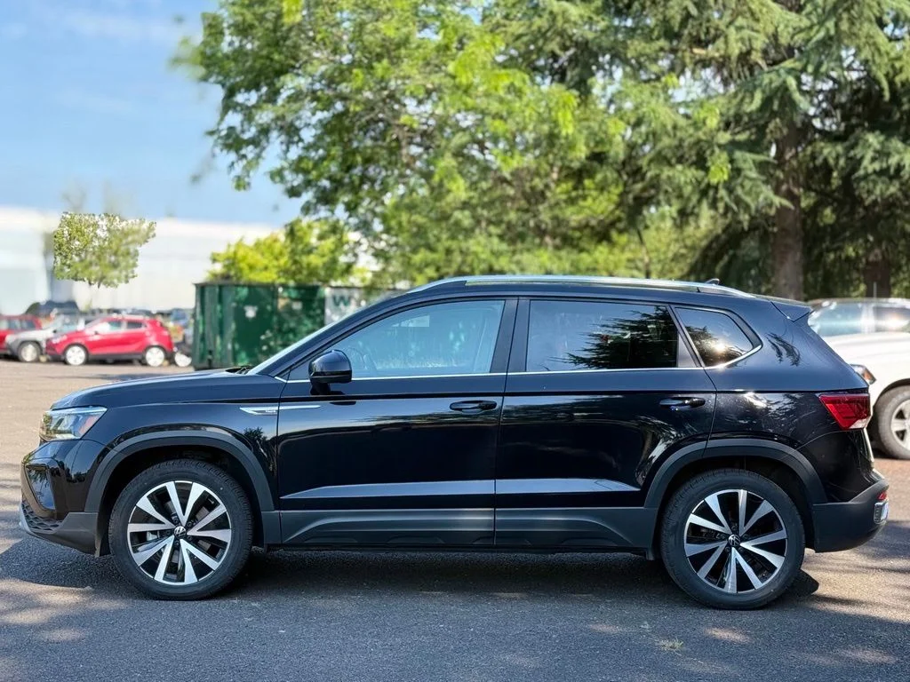 Used 2022  Volkswagen 1.5T SE image 2