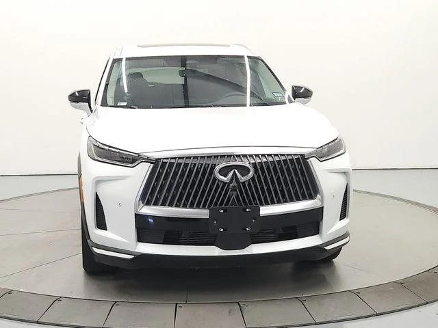 Used 2026 White INFINITI LUXE image 3