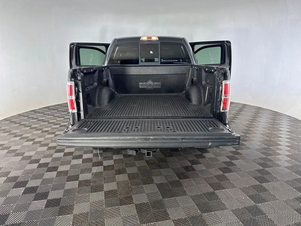 Used 2014 Black Ford XLT image 19