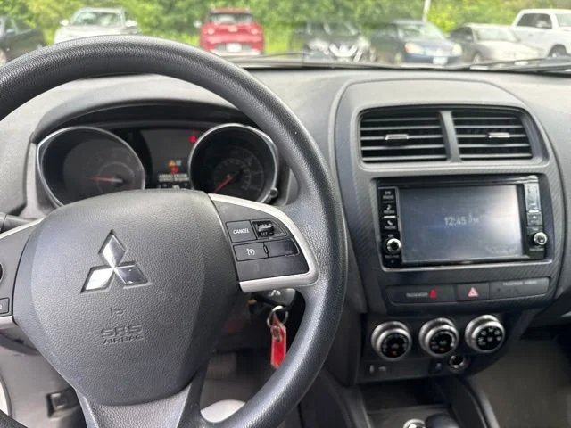 Used 2022 Alloy Silver Metallic Mitsubishi 2.0 ES image 9
