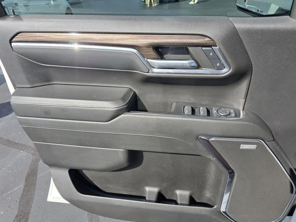 Used 2024 Summit White Chevrolet RST image 18