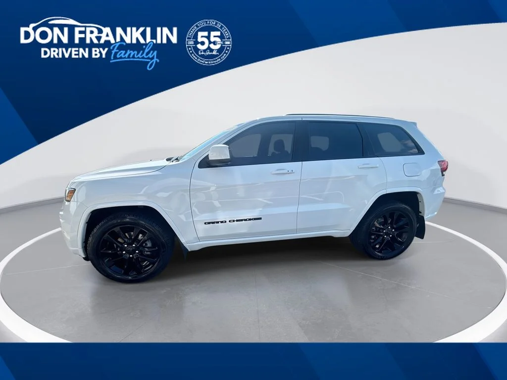 Used 2018 White Jeep Altitude image 1