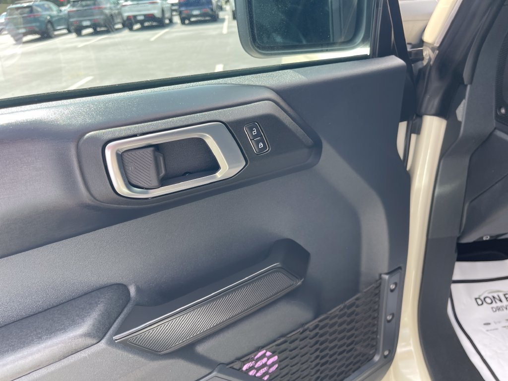 Used 2025 Beige Ford Badlands image 11