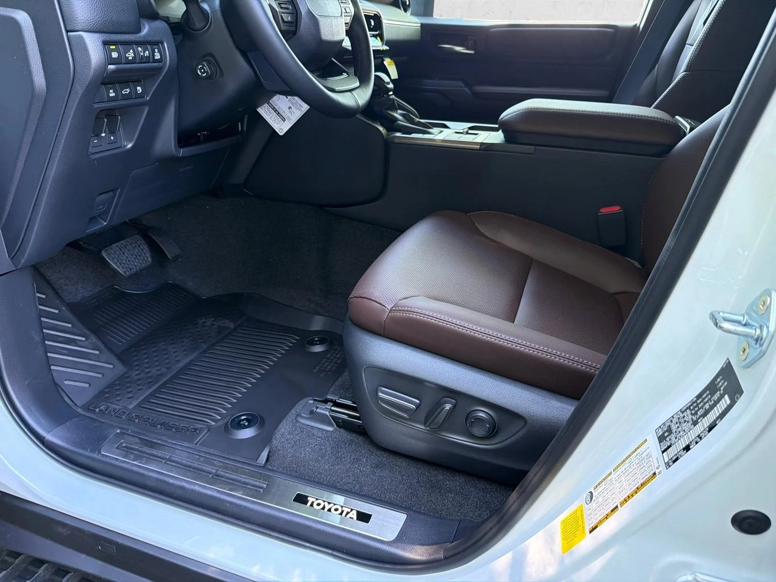 New 2027 Wind Chill Pearl Toyota Land Cruiser image 9