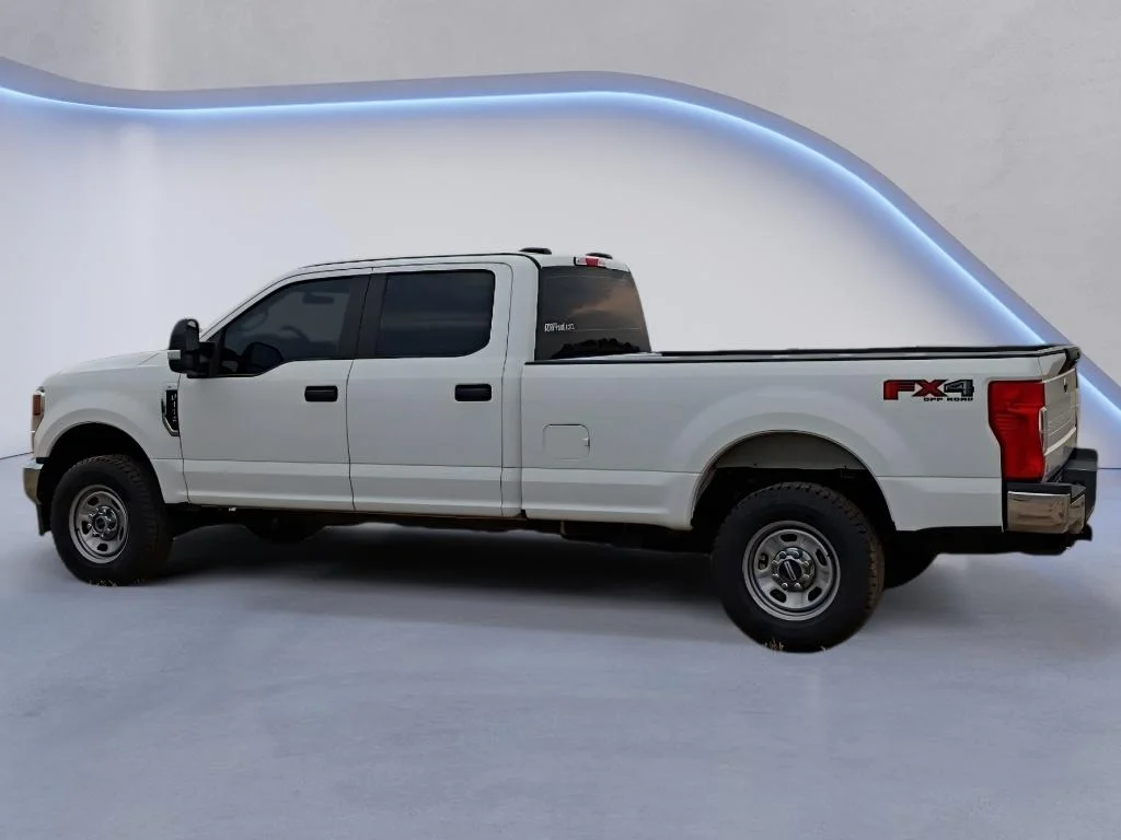 Used 2022 Oxford White Ford XL image 3