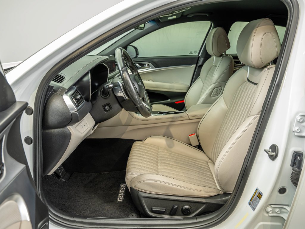 Used 2022 Uyuni White Genesis 3.3T image 33