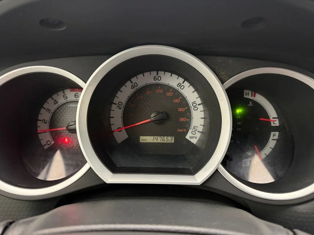 Used 2014 Super White Toyota Base V6 (A5) image 17