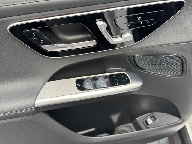 Certified Used 2025 Polar White Mercedes-Benz GLC 300 image 19