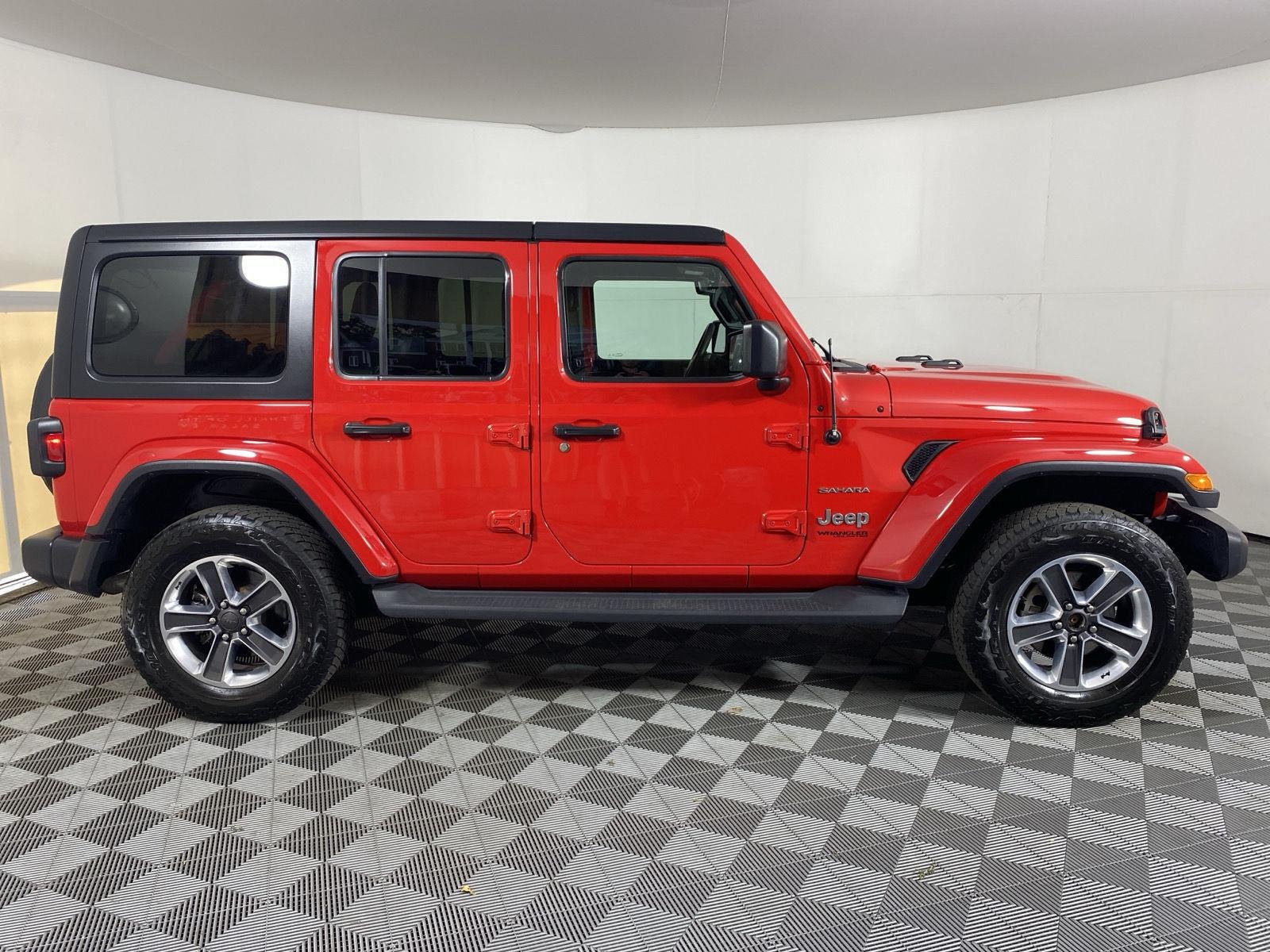 Used 2019 Firecracker Red Clearcoat Jeep Sahara image 4