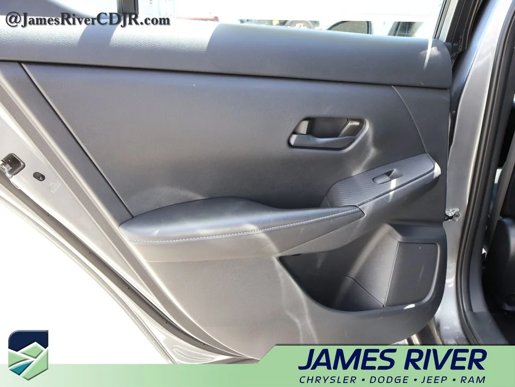 Used 2024 Gray Nissan SV image 16