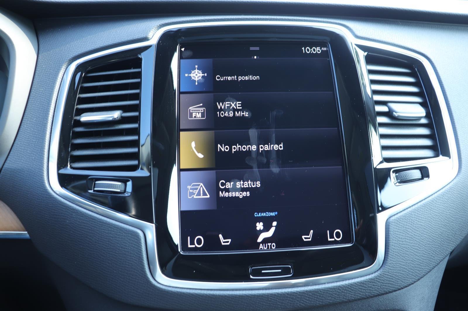 Used 2022 Savile Grey Metallic Volvo Momentum image 37