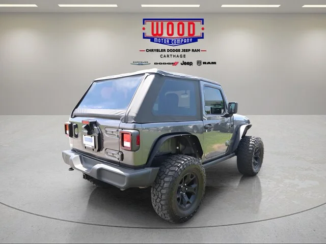 Used 2021 Granite Crystal Metallic Clearcoat Jeep Sport image 3