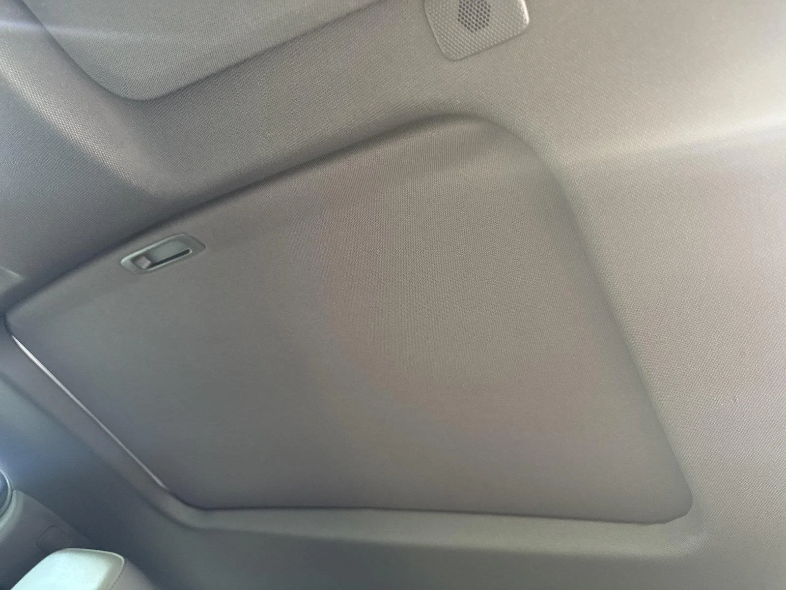 Used 2024 White Frost Tricoat GMC SLT image 30
