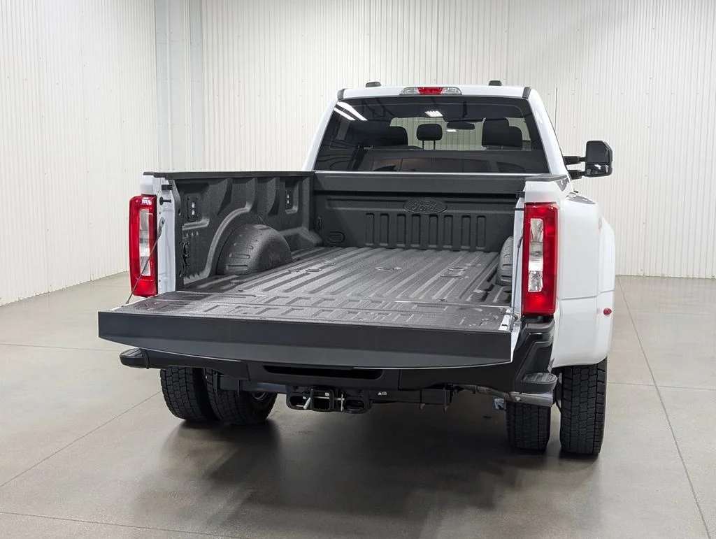 New 2026 Oxford White Ford F-450® XL image 23