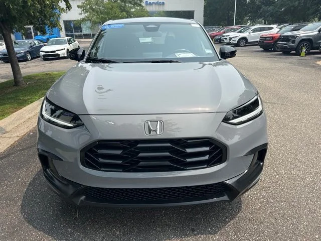Used 2023  Honda Sport image 2