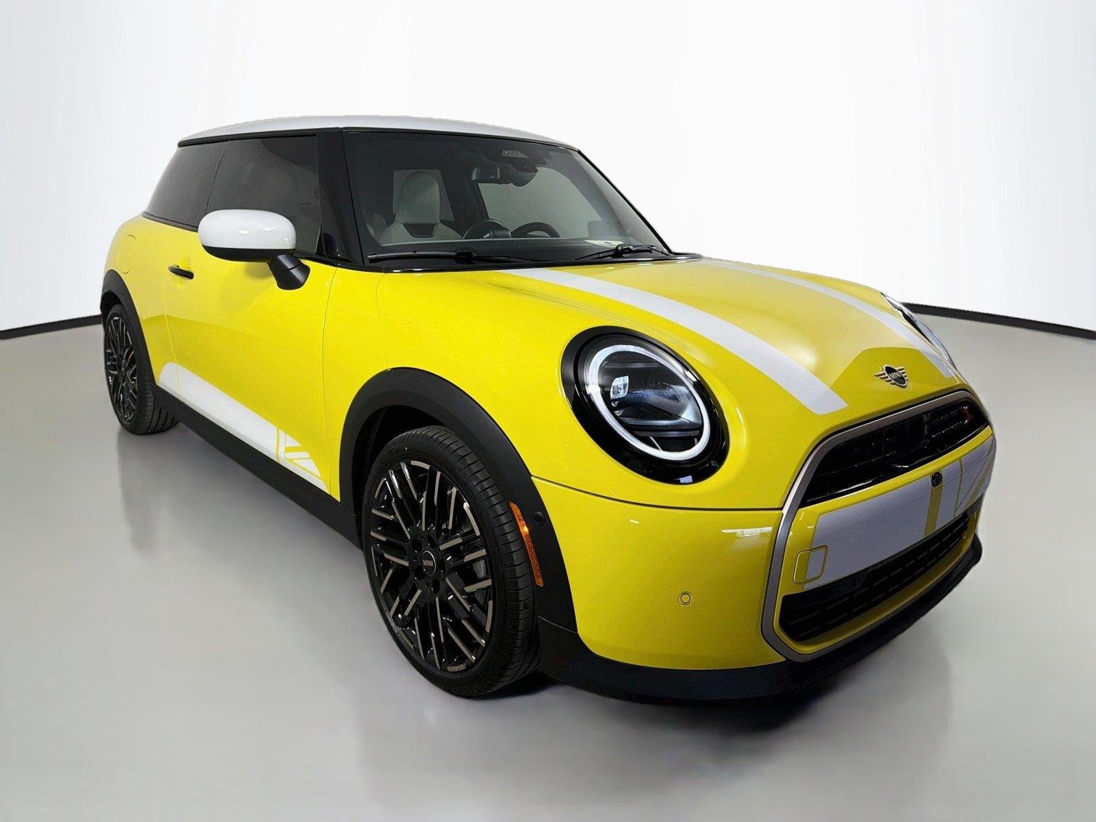 New 2026 Sunny Side Yellow MINI Iconic image 3