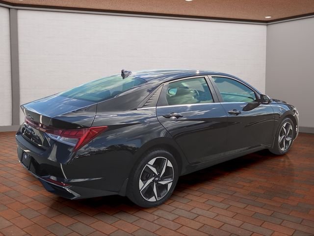 Used 2022 Black Hyundai SEL image 3