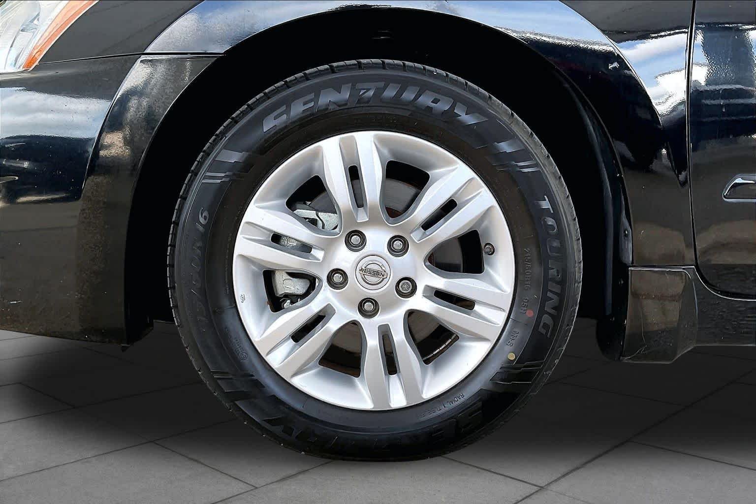 Used 2010 Super Black Nissan 2.5 S image 10
