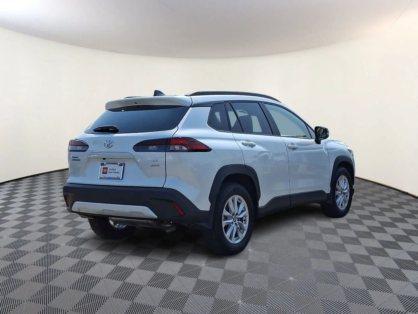 Certified Used 2026 Wind Chill Pearl Toyota LE image 5
