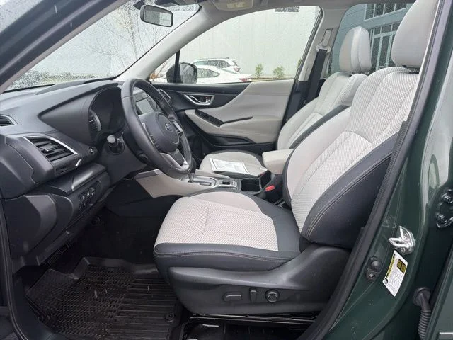 Used 2023 Green Subaru Premium image 27