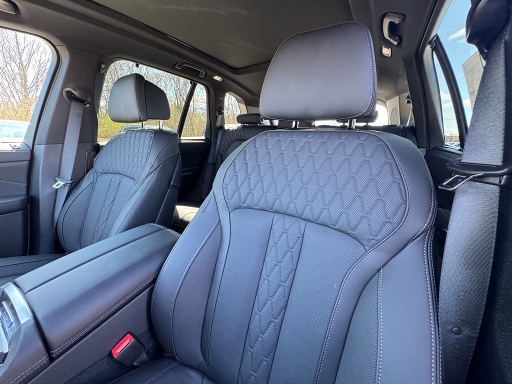 Used 2026 Gray BMW xDrive50e image 19
