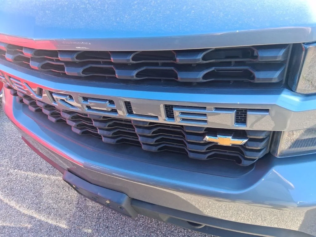Used 2020 Gray Chevrolet Custom image 15