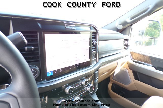 New 2026 STAR WHITE Ford LARIAT image 22