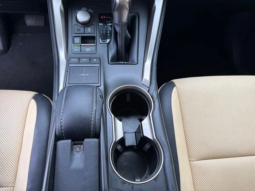 Used 2015 Atomic Silver Lexus 200t image 31
