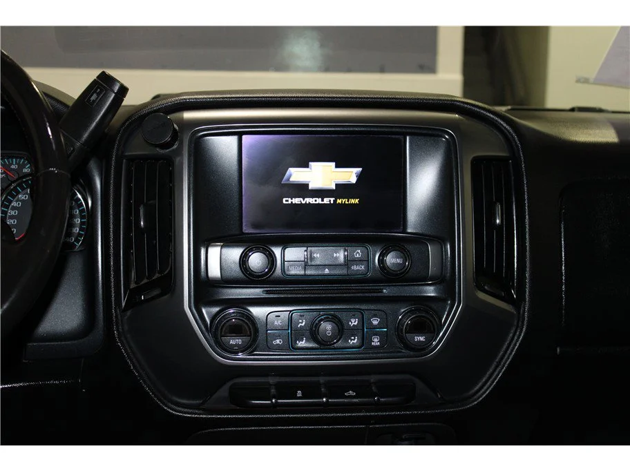 Used 2017 Pepperdust Metallic Chevrolet LT image 15