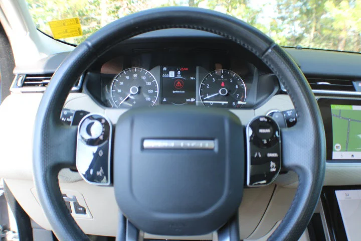 Used 2020 Gray Land Rover P250 S image 9